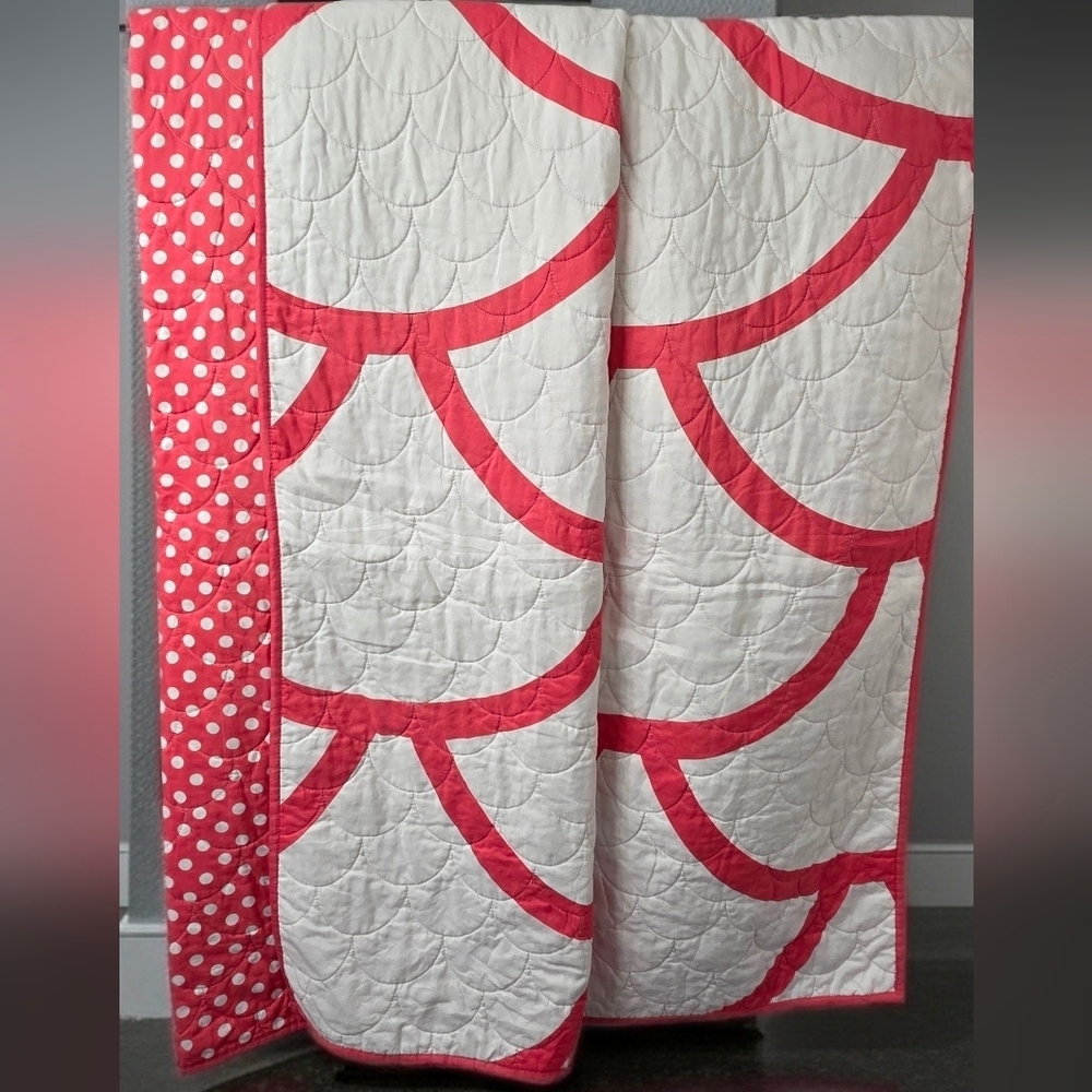 Studio 3B Jasmine Reversible Coral Scallop & Polka Dot Twin Quilt